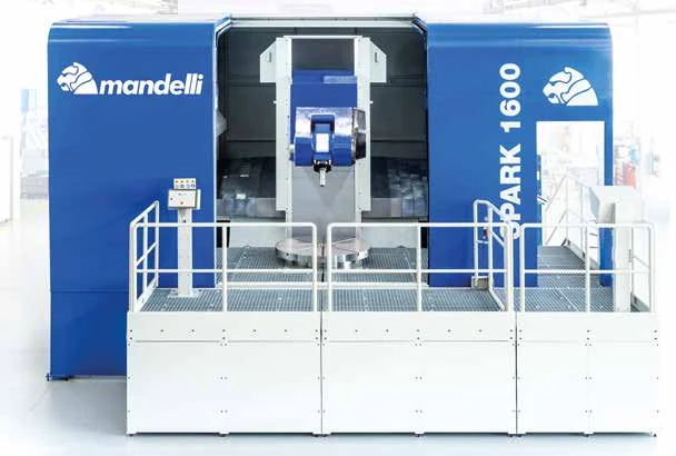 Mandelli SPARK 1600 horizontal machining center with operator platform